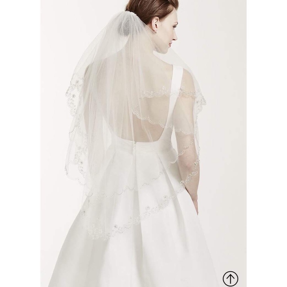2-Tier Beaded Scalloped Edge Veil